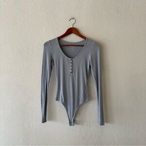 Long sleeve Hollister California Ribbed Bodysuit Womens Size S Light Gray